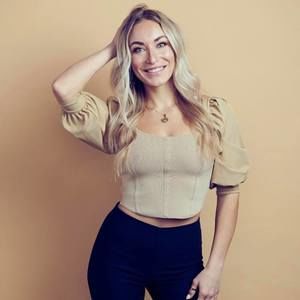 Meet your Posher, Ana